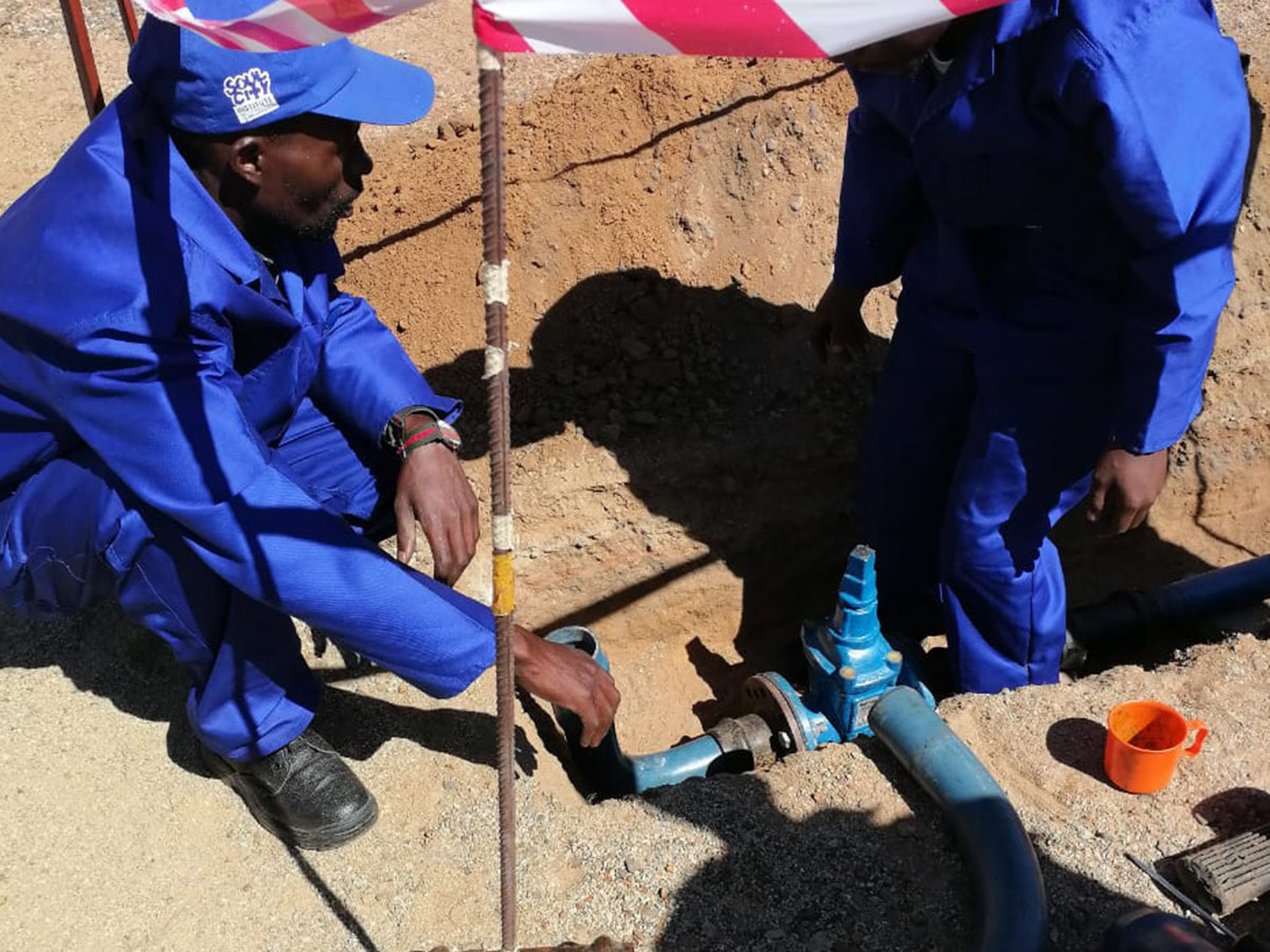 Water and drainage pipe repairer NQF2 - Image 4